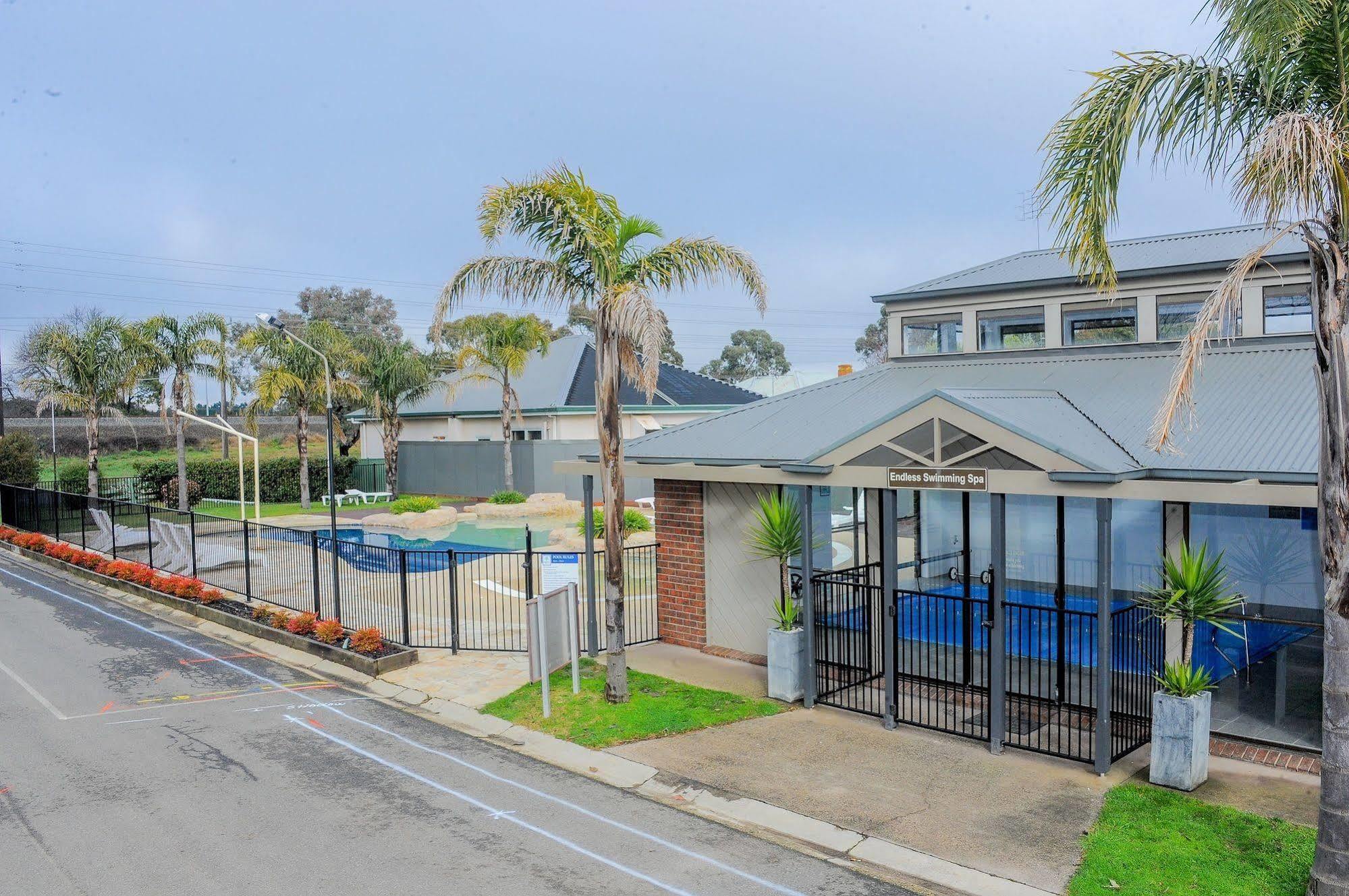 Gateway Lifestyle Ballarat Hotel Exterior photo